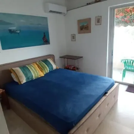 Sea View Apartment *